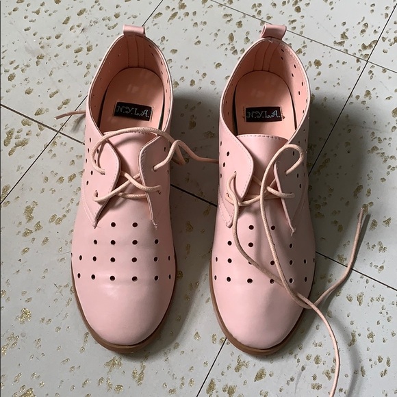 Blush Oxford Flats - Picture 2 of 5